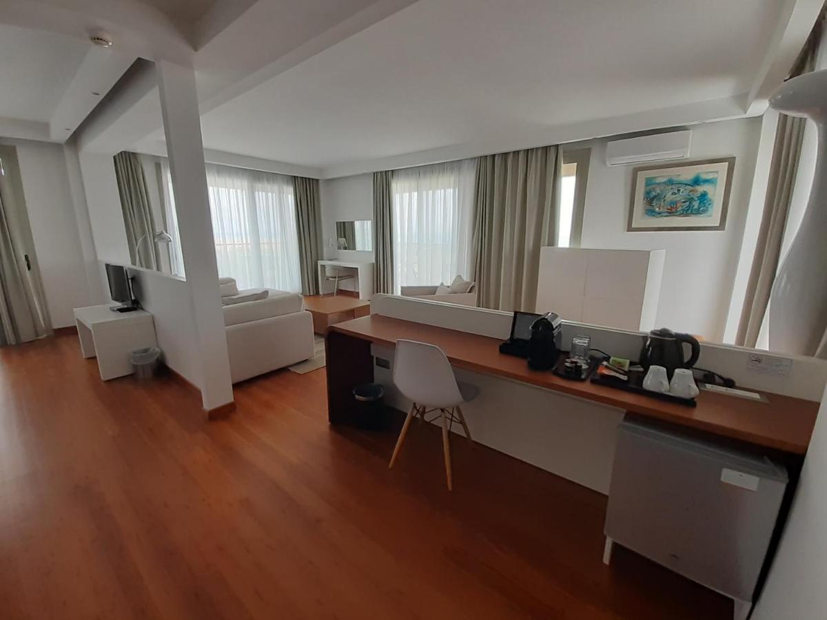 Buca Beachclub Resort (Adults Only) Messíni Eksteriør bilde